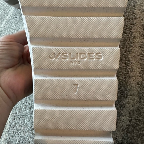 J/Slides Gray Stud EVA Beach Slides with Diamond Quilted Pattern - Picture 7 of 8